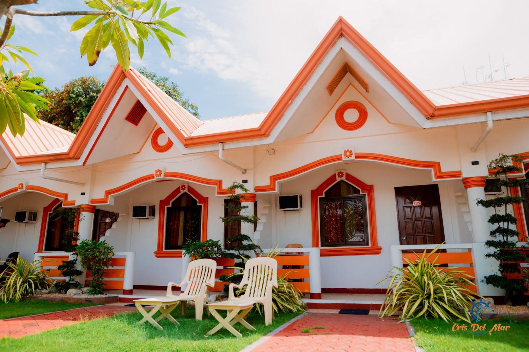 Cris Del Mar Resort Bolinao Exterior photo